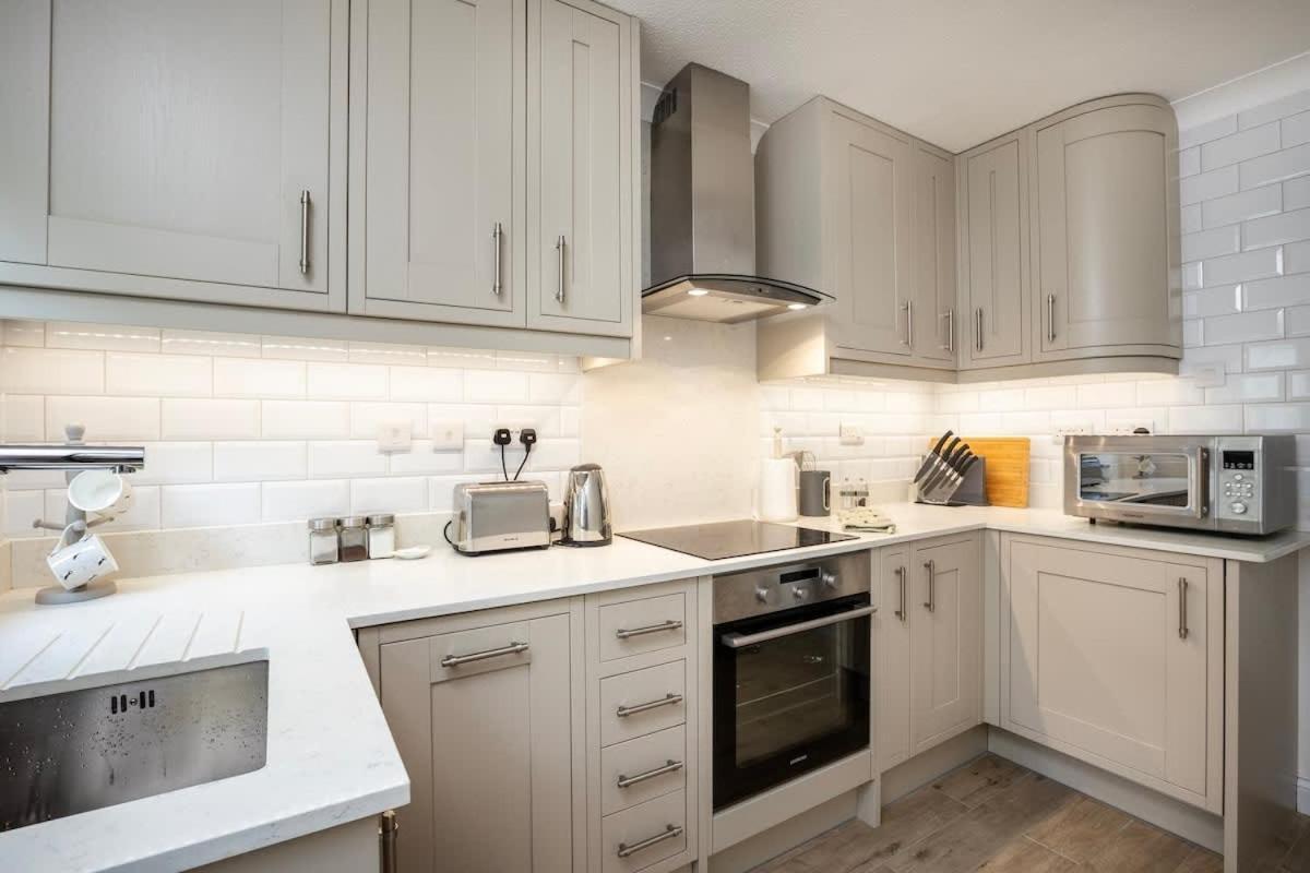 Fabulous High Street Townhouse With Stunning Views & Parking At 'Eagles Nest' Villa Falmouth Exterior photo