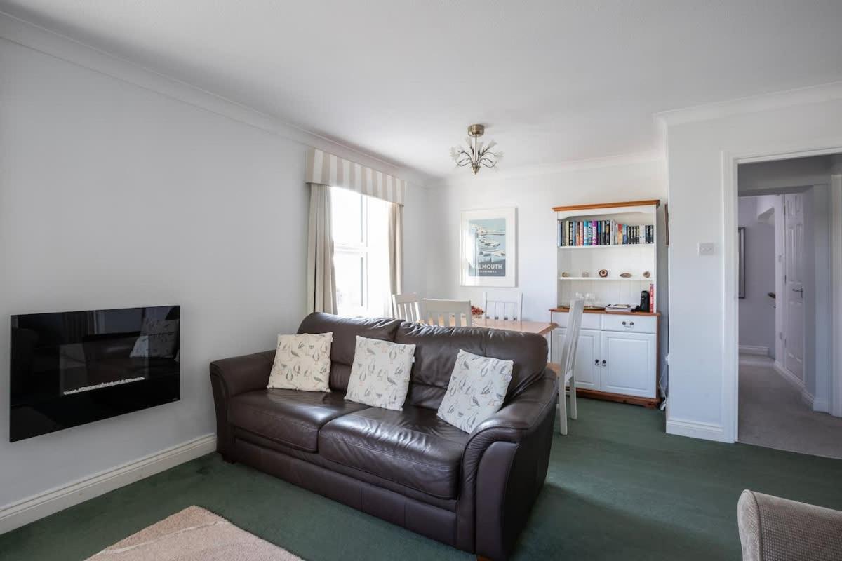 Fabulous High Street Townhouse With Stunning Views & Parking At 'Eagles Nest' Villa Falmouth Exterior photo