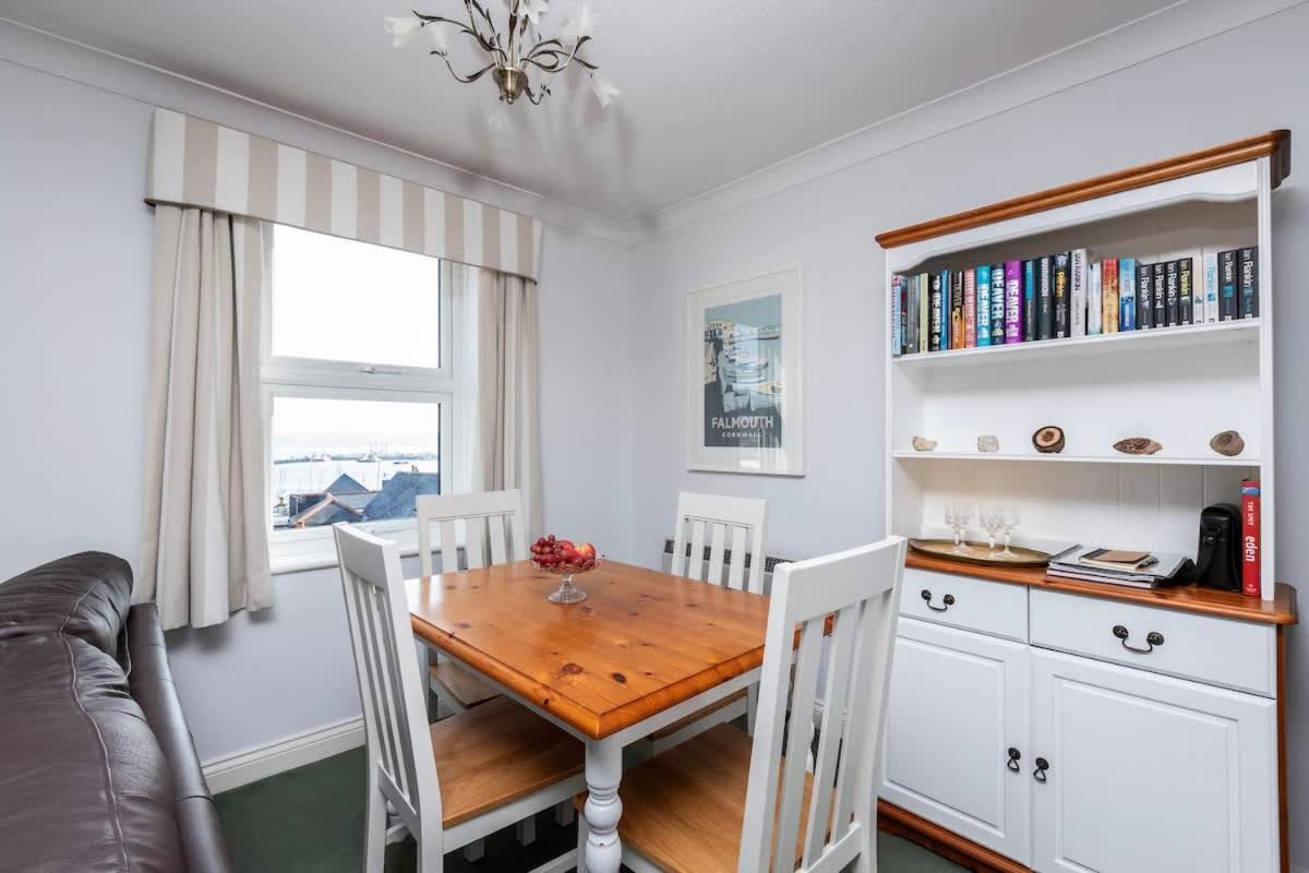 Fabulous High Street Townhouse With Stunning Views & Parking At 'Eagles Nest' Villa Falmouth Exterior photo