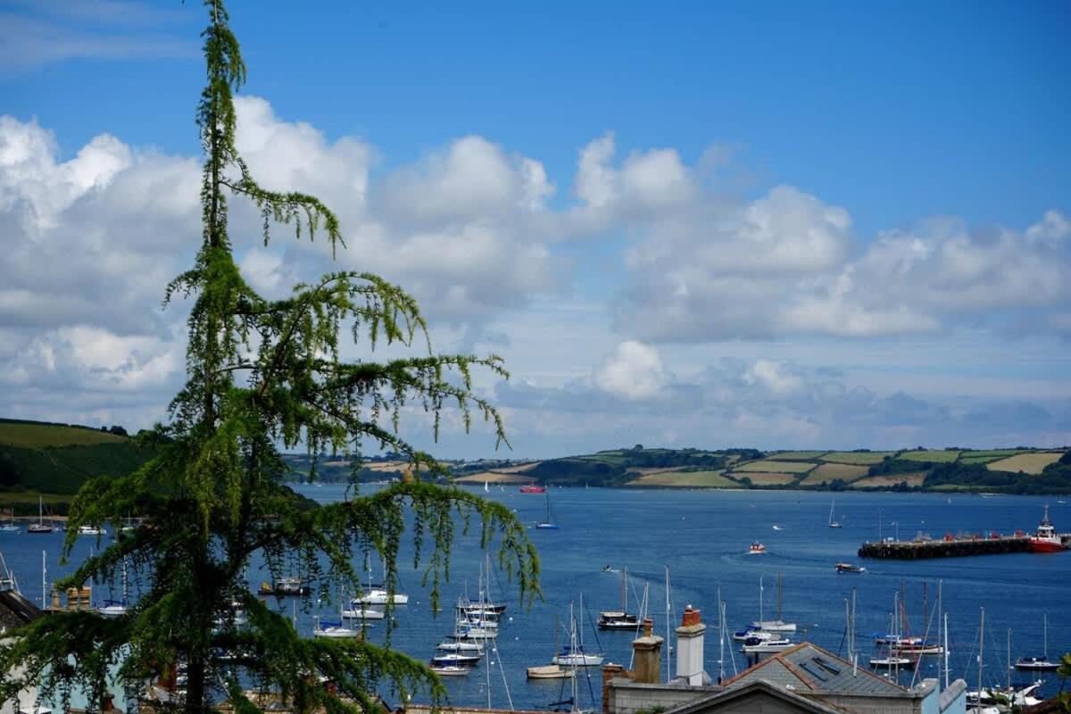 Fabulous High Street Townhouse With Stunning Views & Parking At 'Eagles Nest' Villa Falmouth Exterior photo