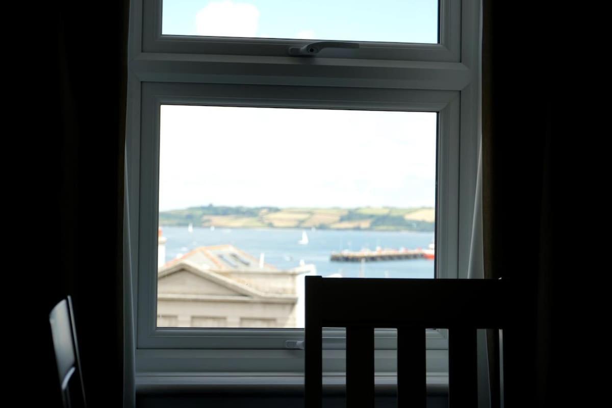 Fabulous High Street Townhouse With Stunning Views & Parking At 'Eagles Nest' Villa Falmouth Exterior photo