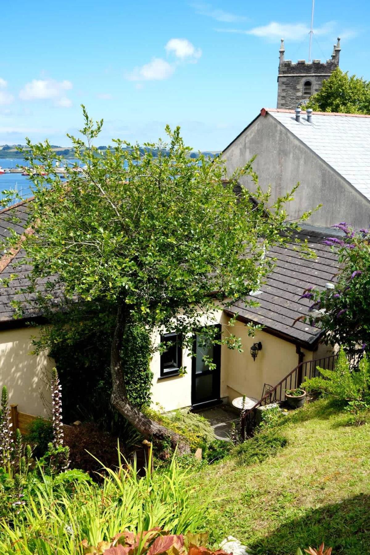 Fabulous High Street Townhouse With Stunning Views & Parking At 'Eagles Nest' Villa Falmouth Exterior photo