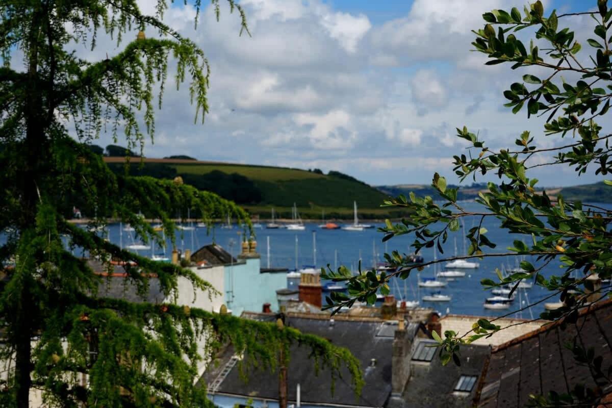 Fabulous High Street Townhouse With Stunning Views & Parking At 'Eagles Nest' Villa Falmouth Exterior photo
