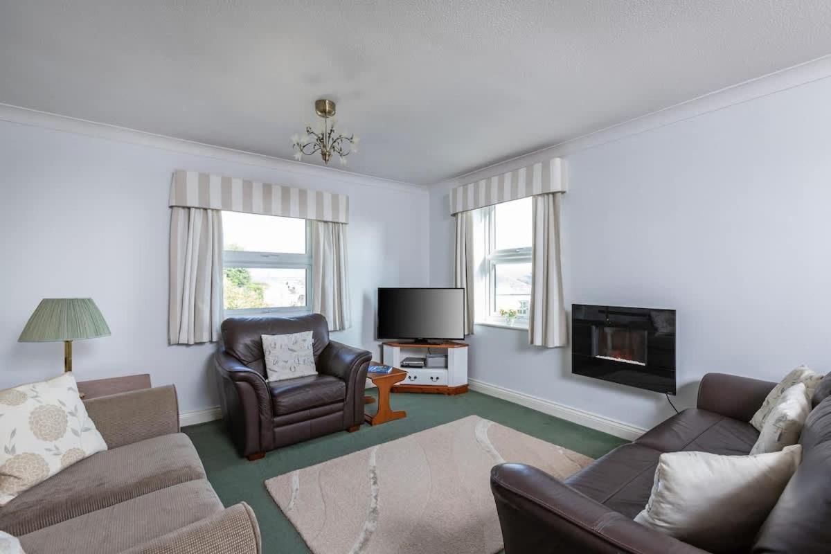 Fabulous High Street Townhouse With Stunning Views & Parking At 'Eagles Nest' Villa Falmouth Exterior photo